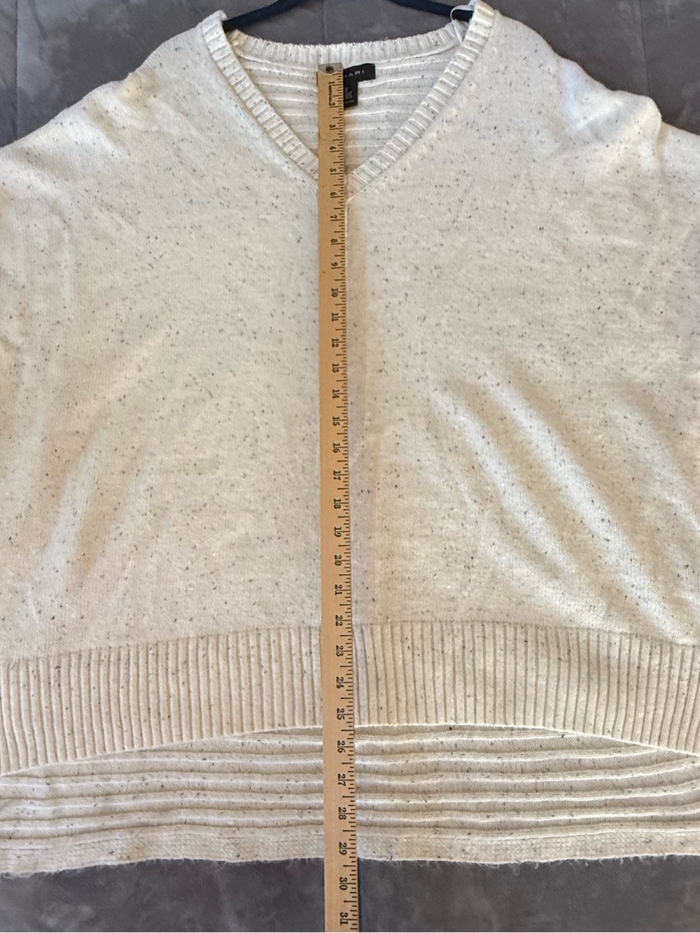 Tahari Cream Speckled V-Neck Oversized Sweater Women’s Size 2X - Picture 8 of 8
